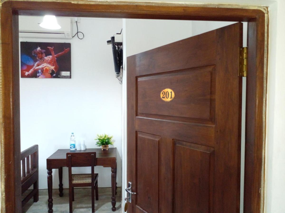 Muduna Walawwa Resort Kandy Dış mekan fotoğraf